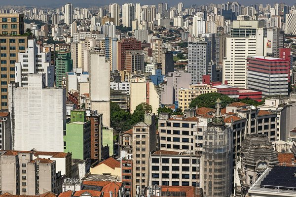 Come può il settore immobiliare utilizzare la realtà virtuale per migliorare il processo di vendita a distanza?